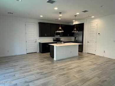 644 S Heron Ln, Gilbert, AZ 85296 - photo 2