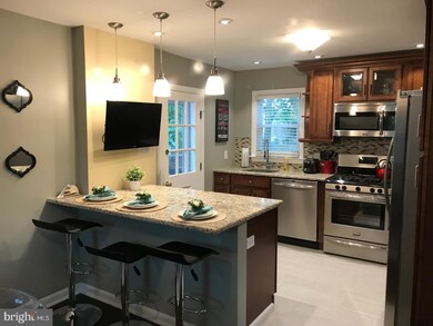 239 Fernwood Ave, Folsom, PA 19033 - photo 7