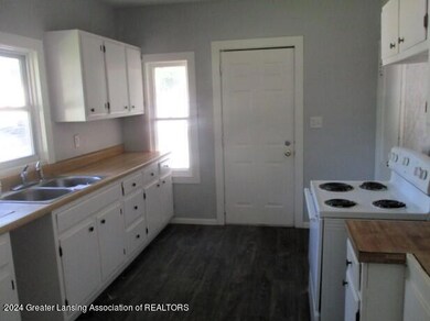 523 Florence St, Lansing, MI 48910 - photo 5