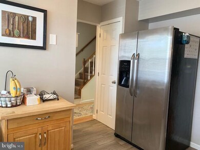 2047 Mayflower Dr, Woodbridge, VA 22192 - photo 4