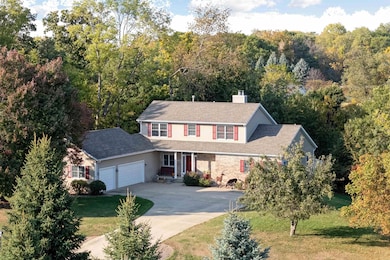 4240 Briar Ridge Ct, Ely, IA 52227 - photo 2