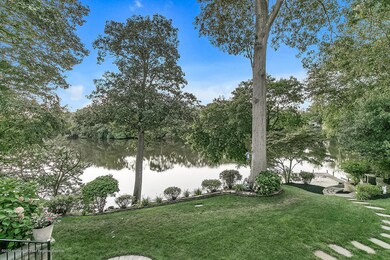 100 Applegate St, Red Bank, NJ 07701 - photo 2