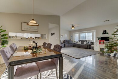 Dining / Living Room