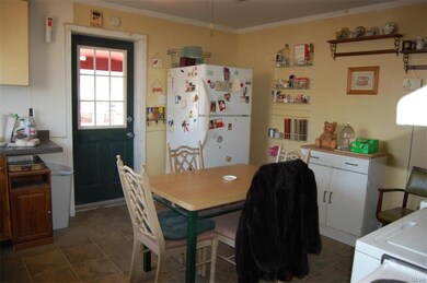 154 W Ridge St, Lansford, PA 18232 - photo 4