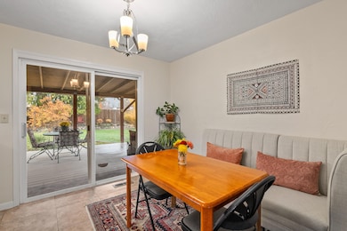 905 Comet Ave, Central Point, OR 97502 - photo 6