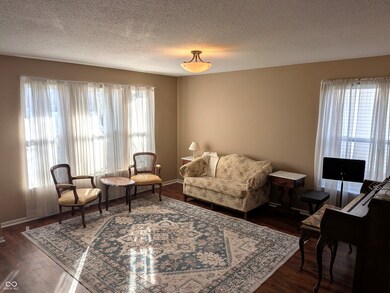 10414 Bicknell Cir, Fishers, IN 46038 - photo 5