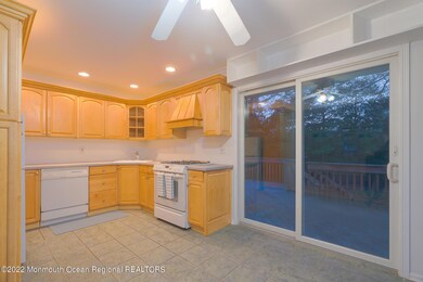 Kitchen pic 2