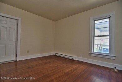 1515 Pine St Bottom, Scranton, PA 18510 - photo 4