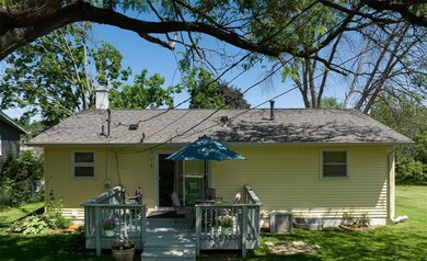 2801 Muriel Dr NW, Cedar Rapids, IA 52405 - photo 3