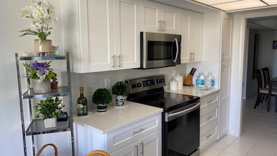 Sutton Place unit 306s, Palm Beach, FL 33480 - photo 5