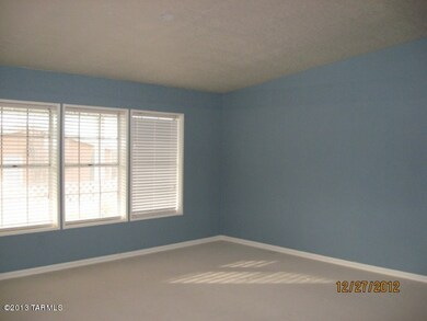 Living Room (2)