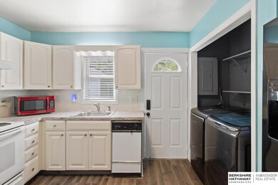 7439 S 69th St, La Vista, NE 68128 - photo 4