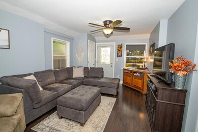 2902 Adams Rd Niles Living room 3