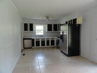721 Dennis Rd, Jacksonville, NC 28546 - photo 4