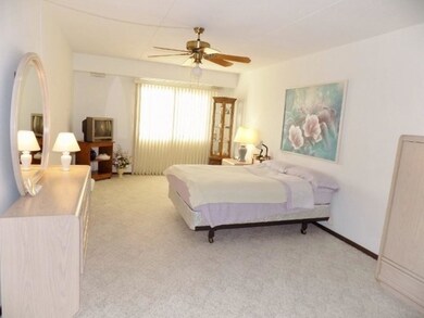 828 Graceland Ave unit 302, Des Plaines, IL 60016 - photo 5