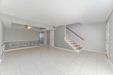 10280 Longmont Dr unit 39/6, Houston, TX 77042 - photo 3