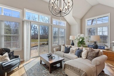 06_8687HeronCourt_165_LivingRoom_LowRes