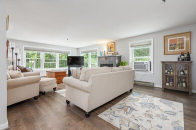 51 Woodland Rd 7 Cape-large-006-028-Livi