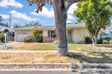 3703 N Augusta St, Fresno, CA 93726 - photo 2