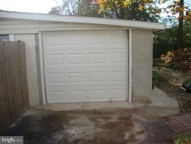 813 Glass Ave, Essex, MD 21221 - photo 3