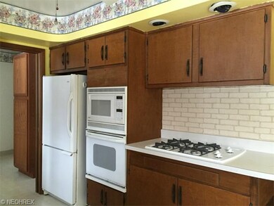 Updated Appliances, Pantry & Counter Top Stove.