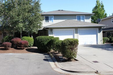 335 NE Cooper Dr, Grants Pass, OR 97526 - photo 2