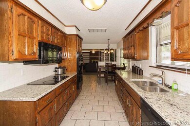 2710 W Canton St, Broken Arrow, OK 74012 - photo 7