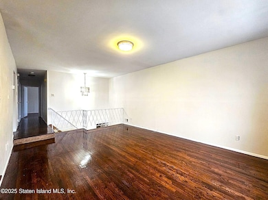 129 Forest St, Staten Island, NY 10314 - photo 5