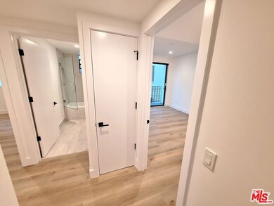 8326 Blackburn Ave unit 204, Los Angeles, CA 90048 - photo 6