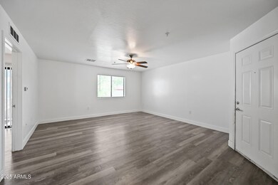3065 N 67th Ave unit 215, Phoenix, AZ 85033 - photo 4