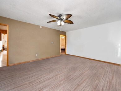 7302 SW 15th St, Des Moines, IA 50315 - photo 2
