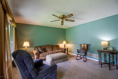 8315 Millington Ct, Louisville, KY 40228 - photo 5