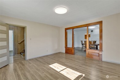 829 Crossing St, Raymond, WA 98577 - photo 6