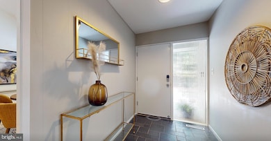 8216 Fenway Rd, Bethesda, MD 20817 - photo 3