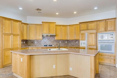 452 W Secretariat Dr, Tempe, AZ 85284 - photo 6