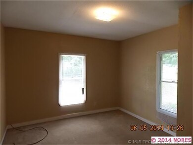 329 1/2 S 6th St, Eufaula, OK 74432 - photo 4