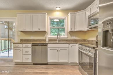 22126 Pinebrook BK-11
