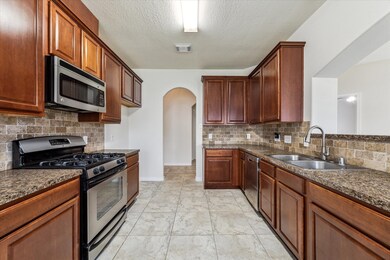 1805 Clover Patch Ln, Alvin, TX 77511 - photo 6