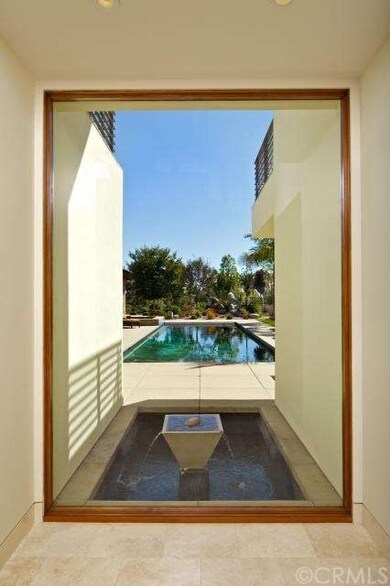 The whimsical fountain and pool can also accommoda