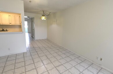 327 Camden N, West Palm Beach, FL 33417 - photo 4