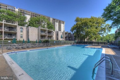 17 Canterbury Square unit 304, Alexandria, VA 22304 - photo 6