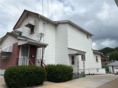 324 Main St, New Kensington, PA 15068 - photo 2