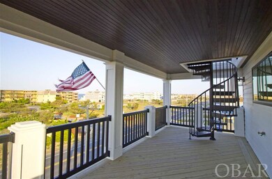 2 Master suites each with private balcony and bath