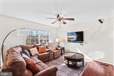 3470 Lyon Park Ct, Woodbridge, VA 22192 - photo 7