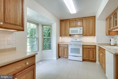 9620 Lindenbrook St, Fairfax, VA 22031 - photo 5