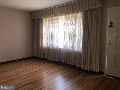 208 Surrey Rd, Chalfont, PA 18914 - photo 3