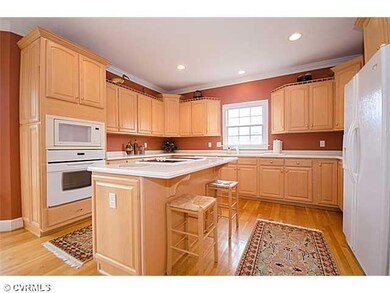 Exterior Front - Large kitchen w/tons of maple cab