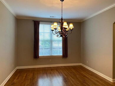 Hardwood floors! Off the entry. Good entertaining 