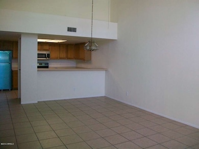 Lemon Tree Dining Area & Kit