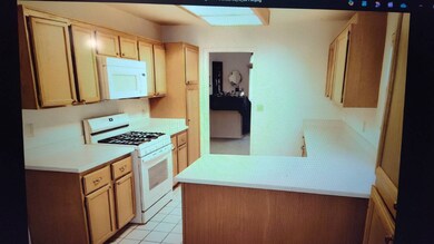 1650 Garden Path Ct, Las Vegas, NV 89119 - photo 5